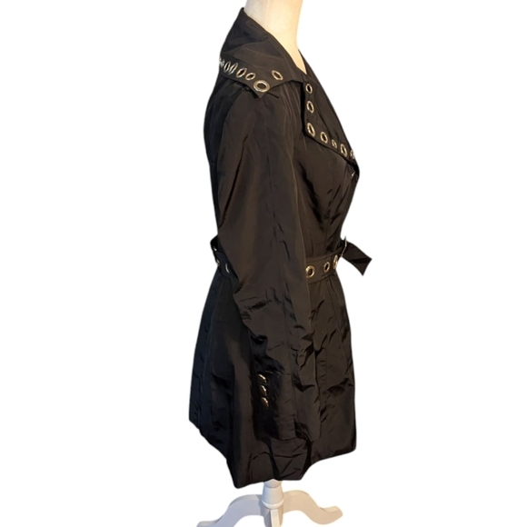 Black Trenchcoat Silver Rivets, Buttons Belted  Chic Sex In The City Vibe Sz M - Picture 2 of 9